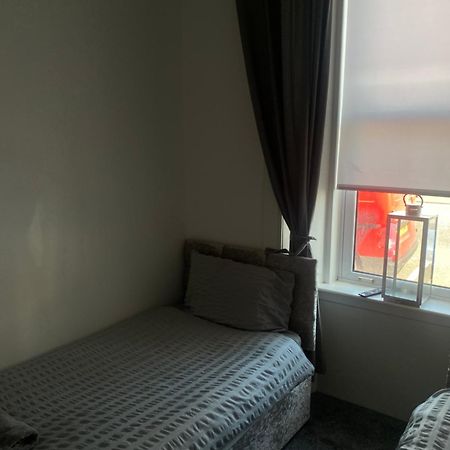 Maze Beach Getaway Apartment Ayr Exterior foto